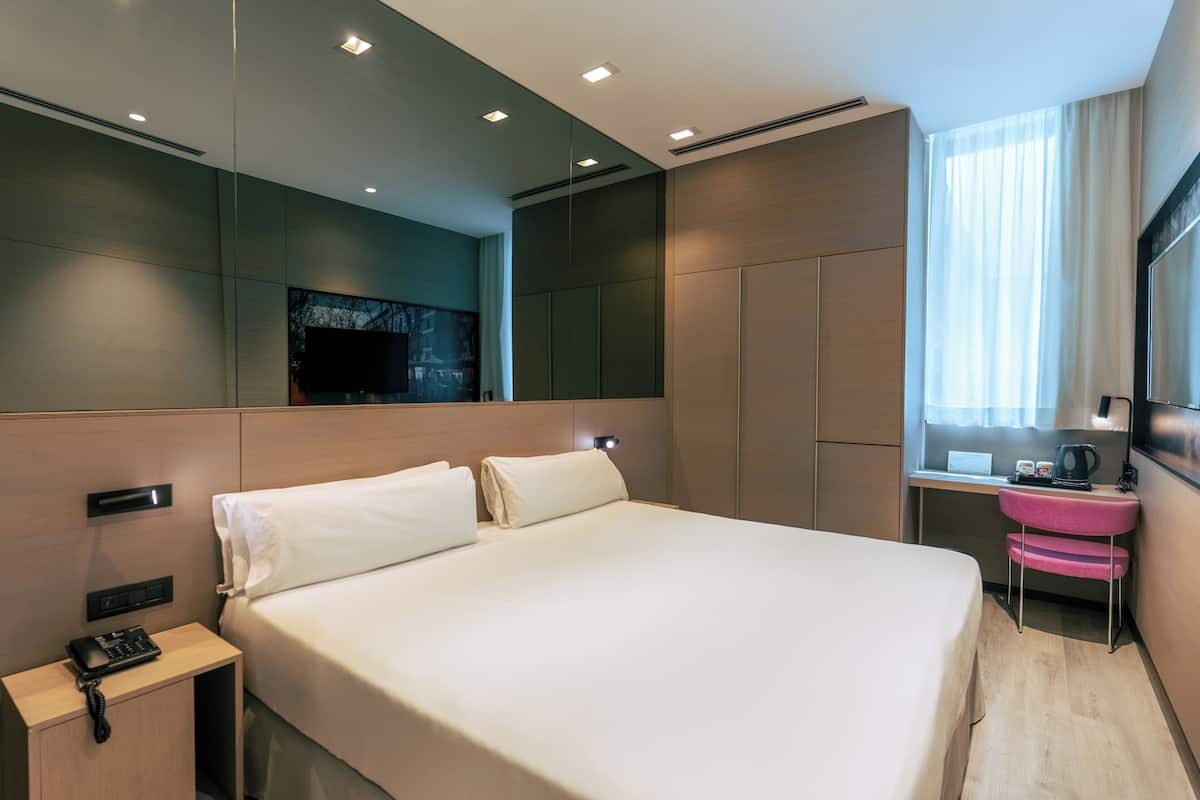 Minibar, in-room safe, desk, blackout curtains