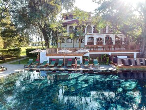 Outdoor pool - Sanctum Inle Resort (Nyaungshwe)