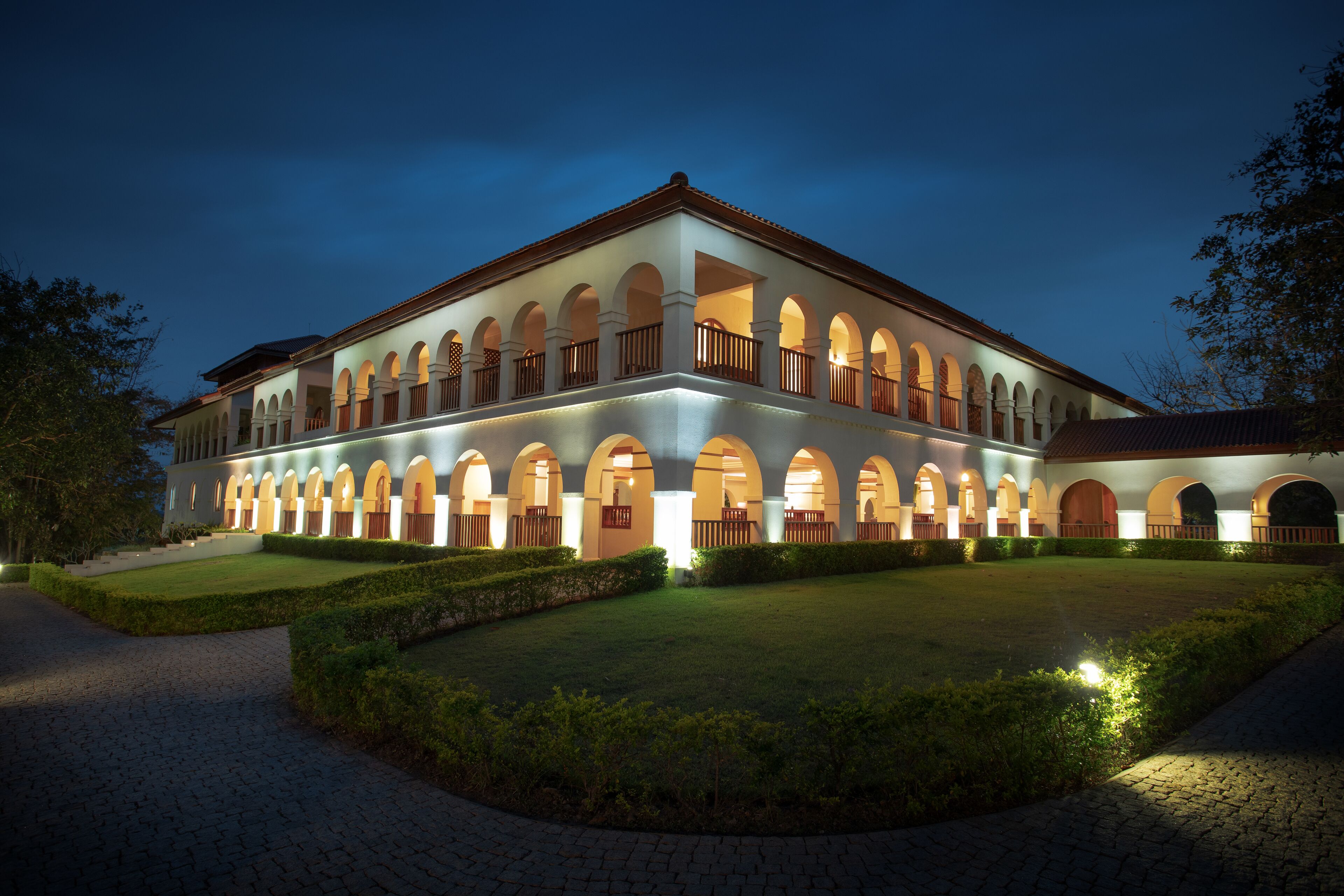 Fassade der Unterkunft – Abend/Nacht