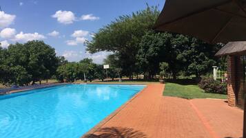 Outdoor pool, pool loungers