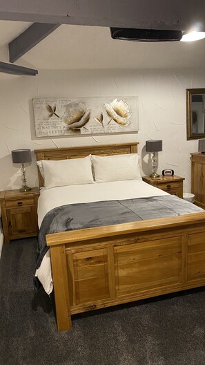 Double Room | Premium bedding, blackout drapes, iron/ironing board, free WiFi