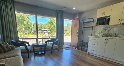 Arrowhead Inn by Baaman's