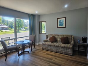 电视、流媒体服务