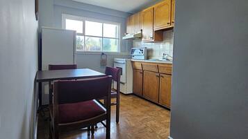 Double bed with sofa bed and Full Kitchen (Non-Pet-Friendly) | Premium bedding, desk, laptop workspace, blackout drapes