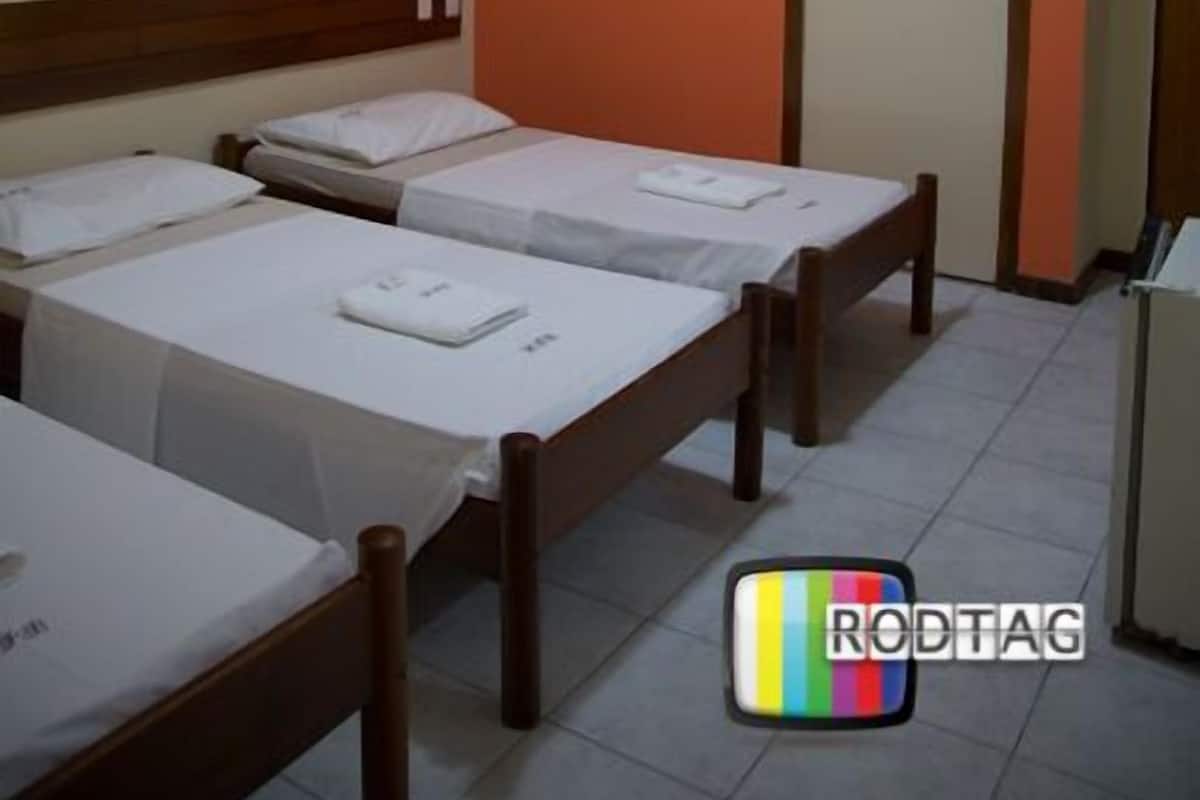 Minibar, una cassaforte in camera, Wi-Fi gratuito, lenzuola