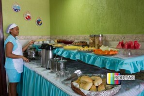 Free daily buffet breakfast  - Hotel Porto da Barra (Salvador)