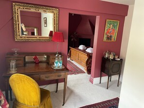 Habitación con 1 cama doble o 2 individuales, baño privado