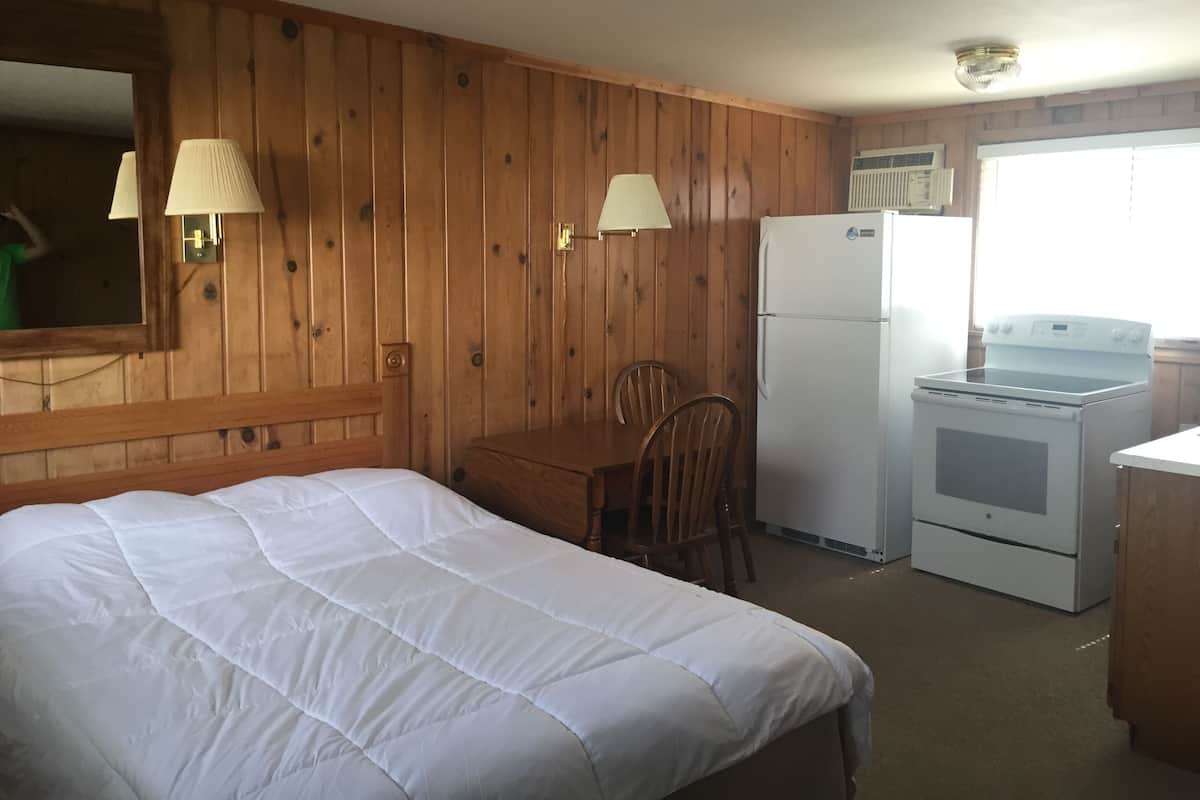 Room, 1 Queen Bed, Kitchenette