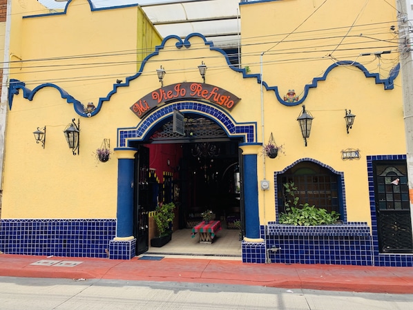 Fachada de la propiedad