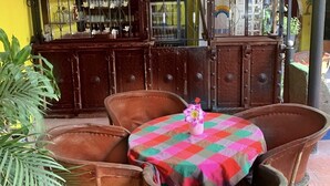 Breakfast served - Hotel Mi Viejo Refugio (Tlaquepaque)