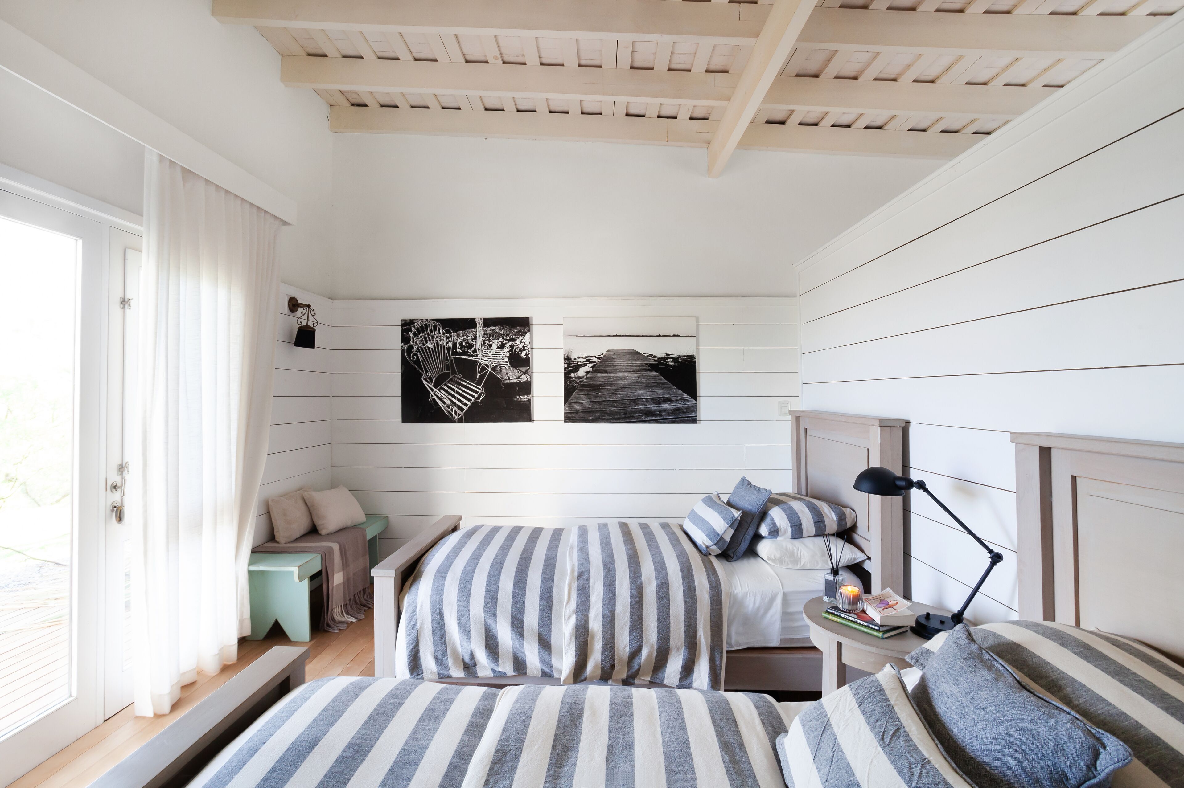 Minibar, coffre-fort, bureau, lit de bébé (gratuit)