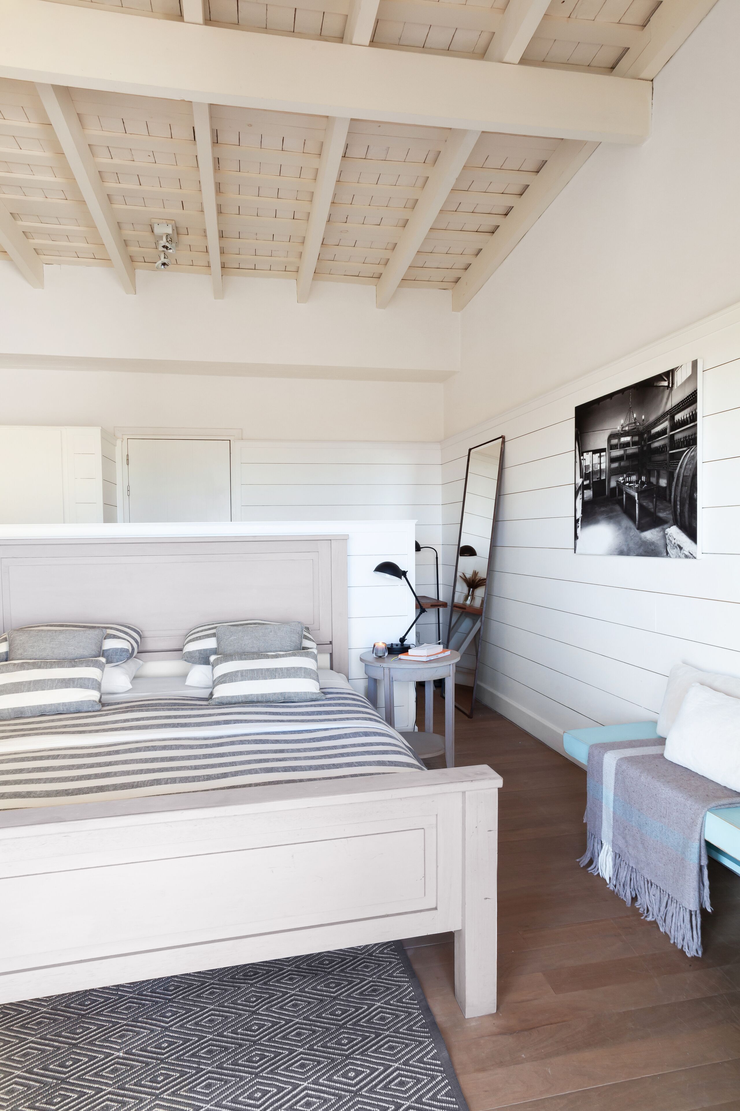 Minibar, coffre-fort, bureau, lit de bébé (gratuit)