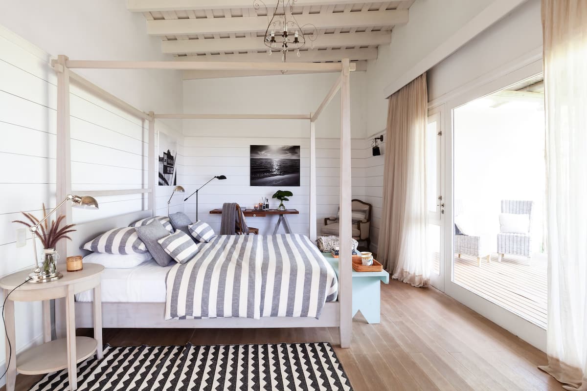 Minibar, coffre-fort, bureau, lit de bébé (gratuit)