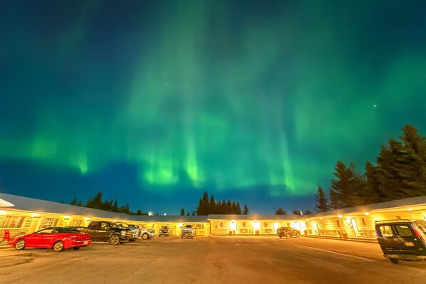 Fassade der Unterkunft – Abend/Nacht