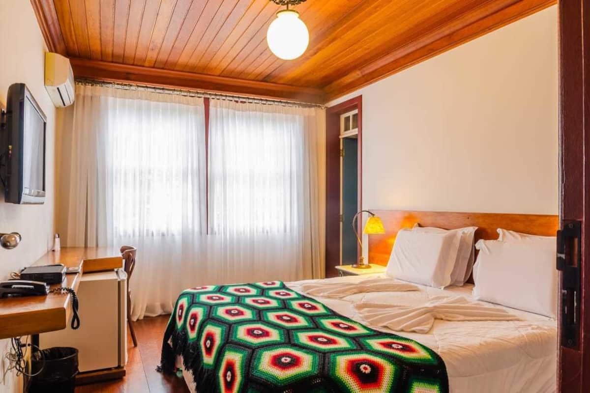 Deluxe Triple Room | Minibar, free WiFi, bed sheets