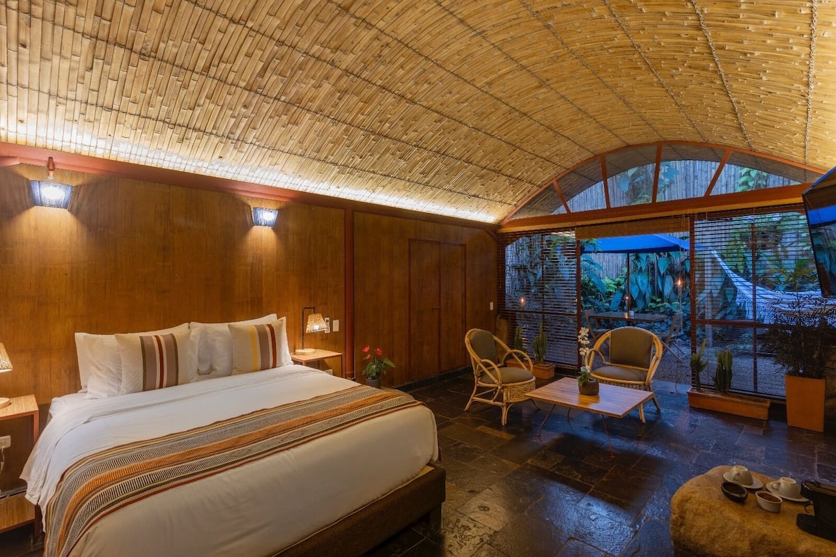 superior suite | 1 bedroom, premium bedding, down duvets, minibar