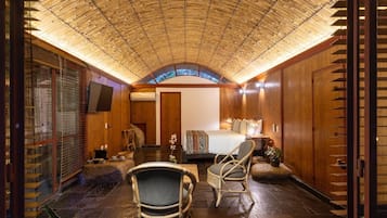 高級套房 | 客廳 | 30 吋電視連衛星電視頻道