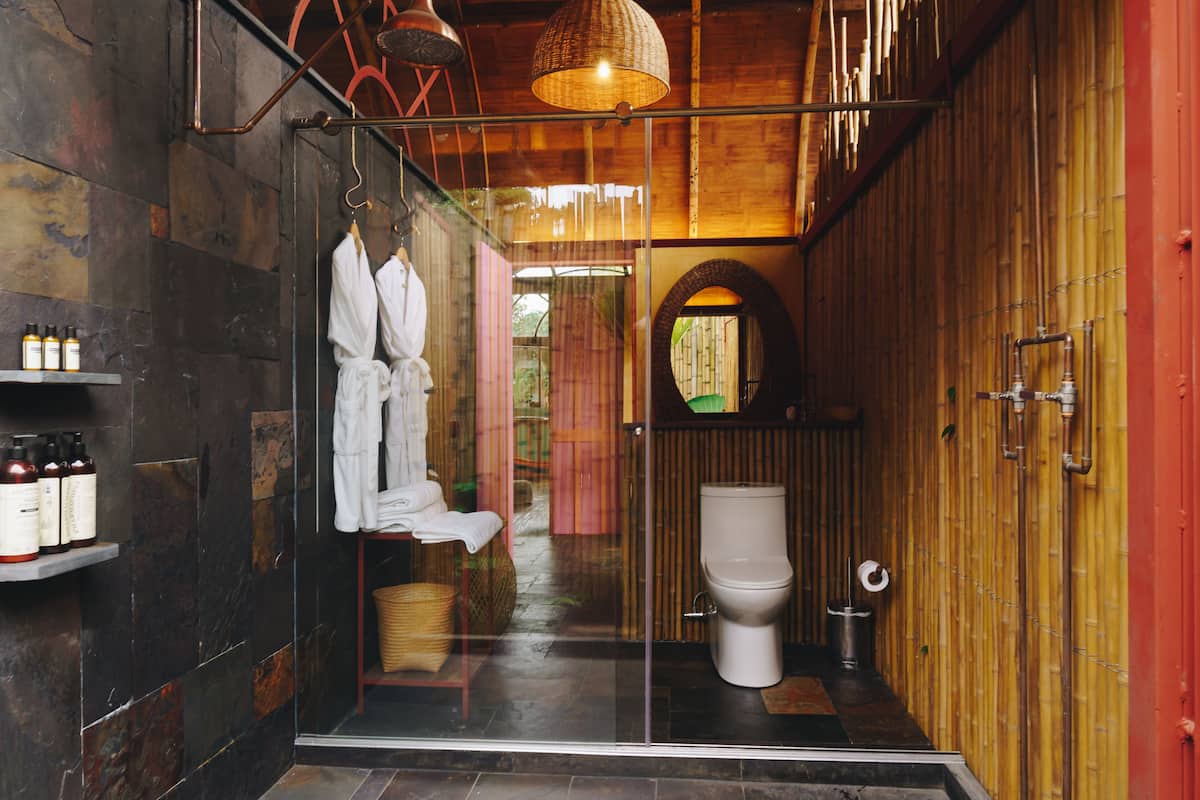 lodge | bathroom | free toiletries, hair dryer, bathrobes, towels