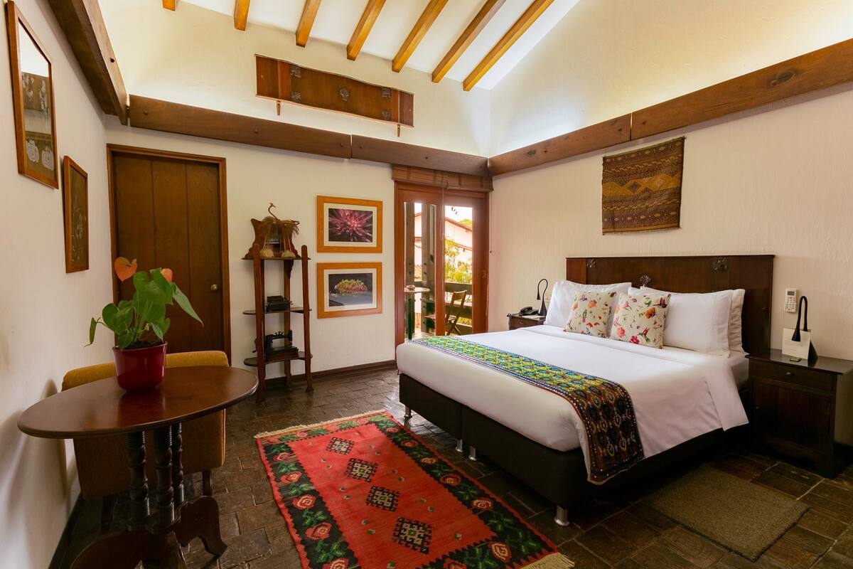 Premium bedding, down duvets, minibar, in-room safe