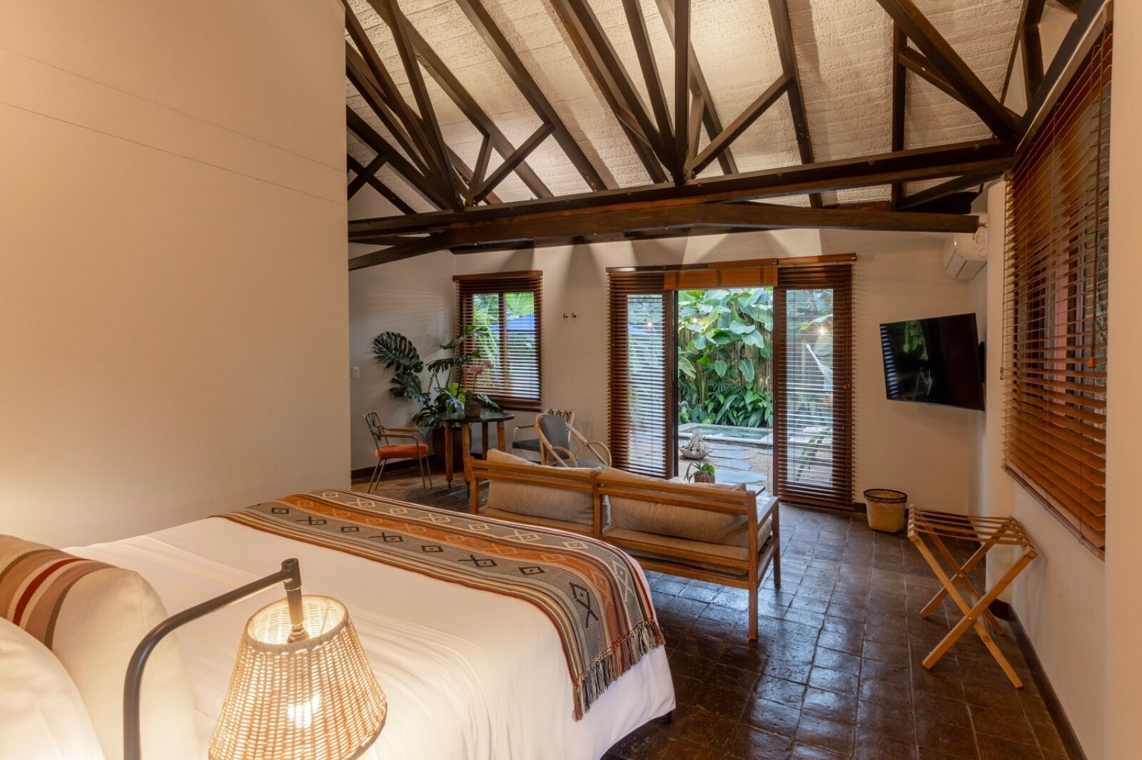 luxury villa, 1 double bed | 1 bedroom, premium bedding, down duvets, minibar