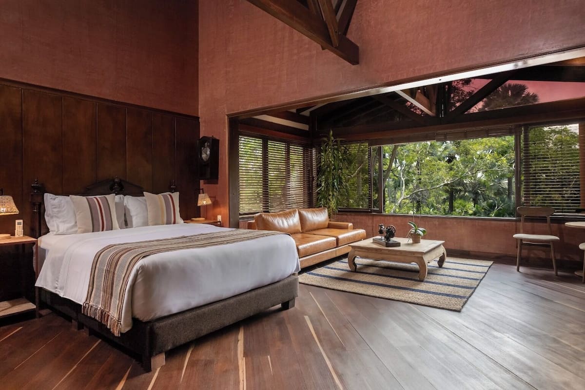 suite | 1 bedroom, premium bedding, down duvets, minibar