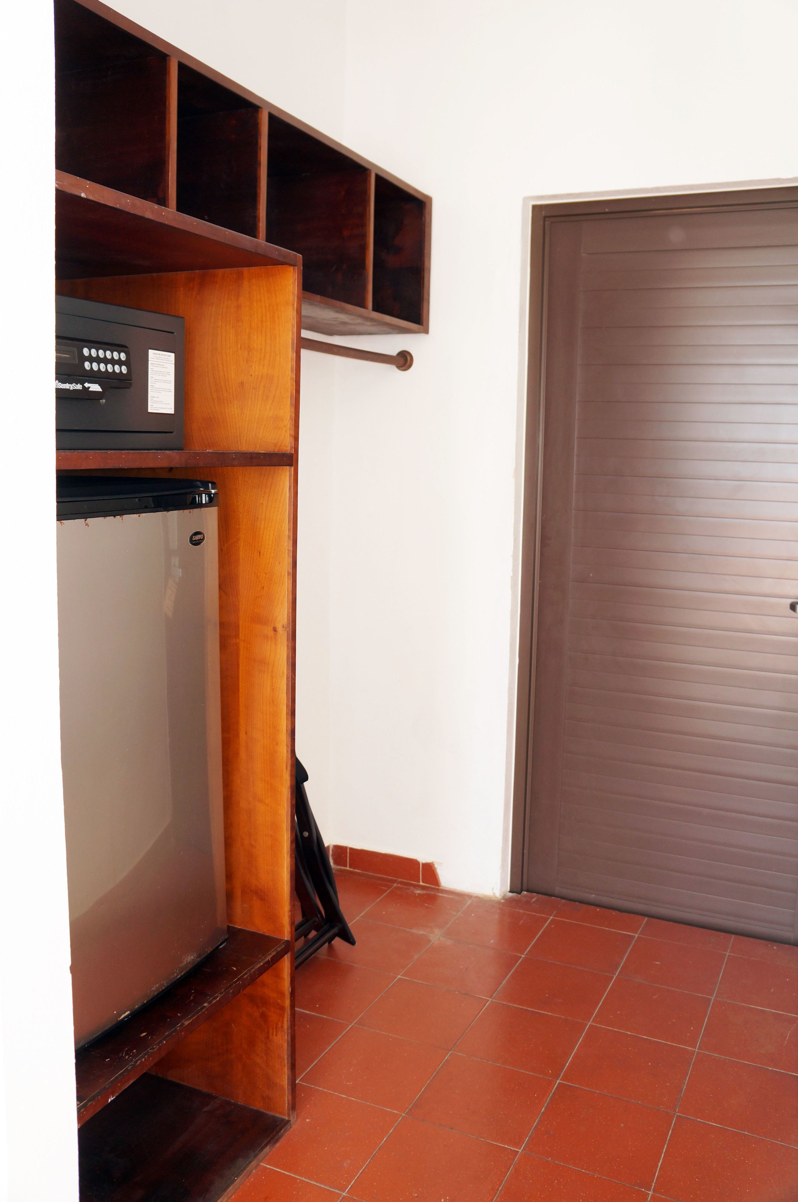 room, ocean view | mini fridge