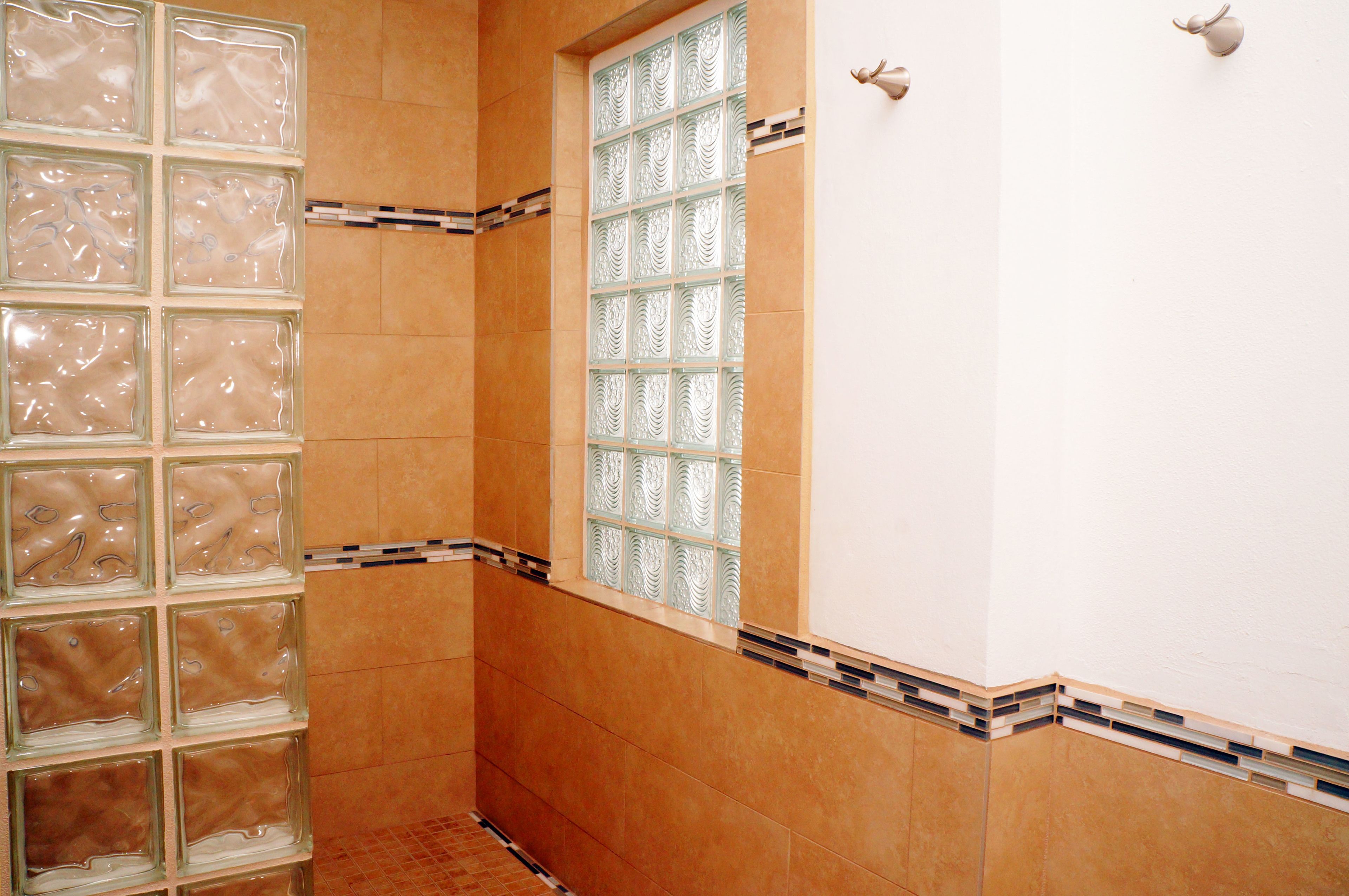 honeymoon suite, 1 king bed | bathroom | shower, free toiletries, towels, shampoo