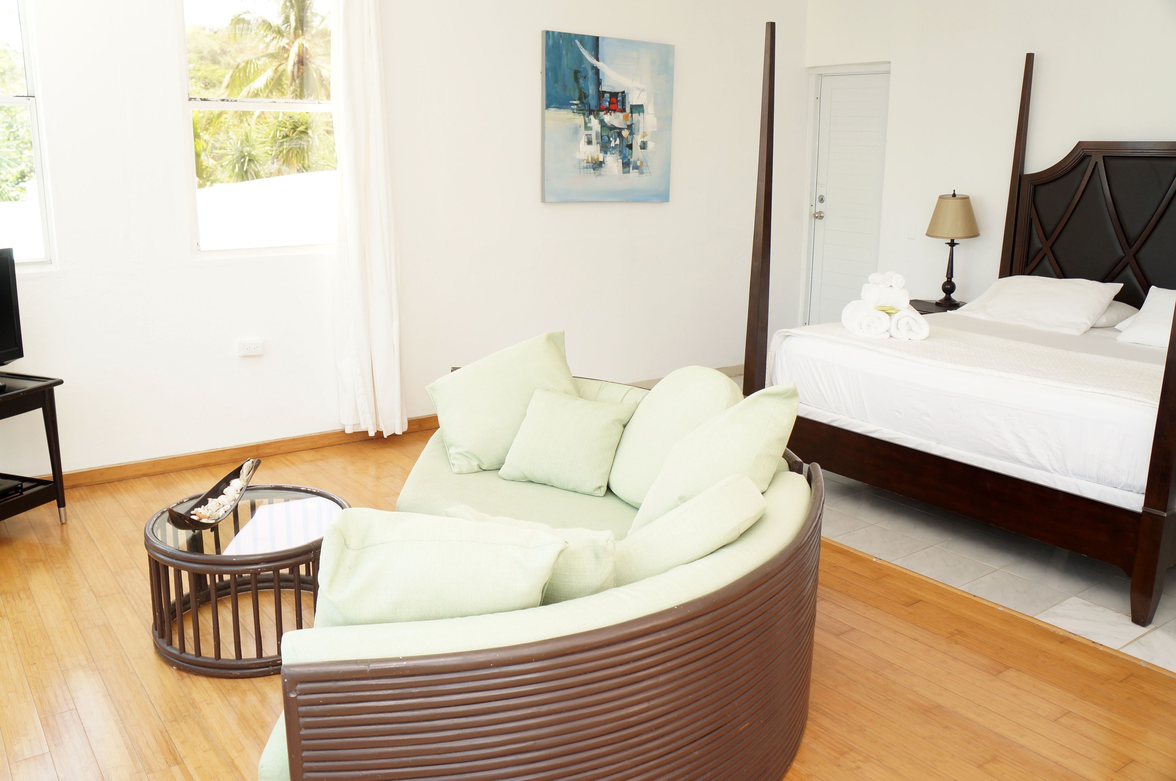honeymoon suite, 1 king bed | in-room safe, free wifi, bed sheets