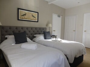 Superior Double Room, Ensuite, Garden View (Available as Twin) - Bathurst Arms (Cirencester)