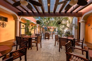 Terrace/patio - El Zaguán Colonial by GuruHotel (Valladolid)