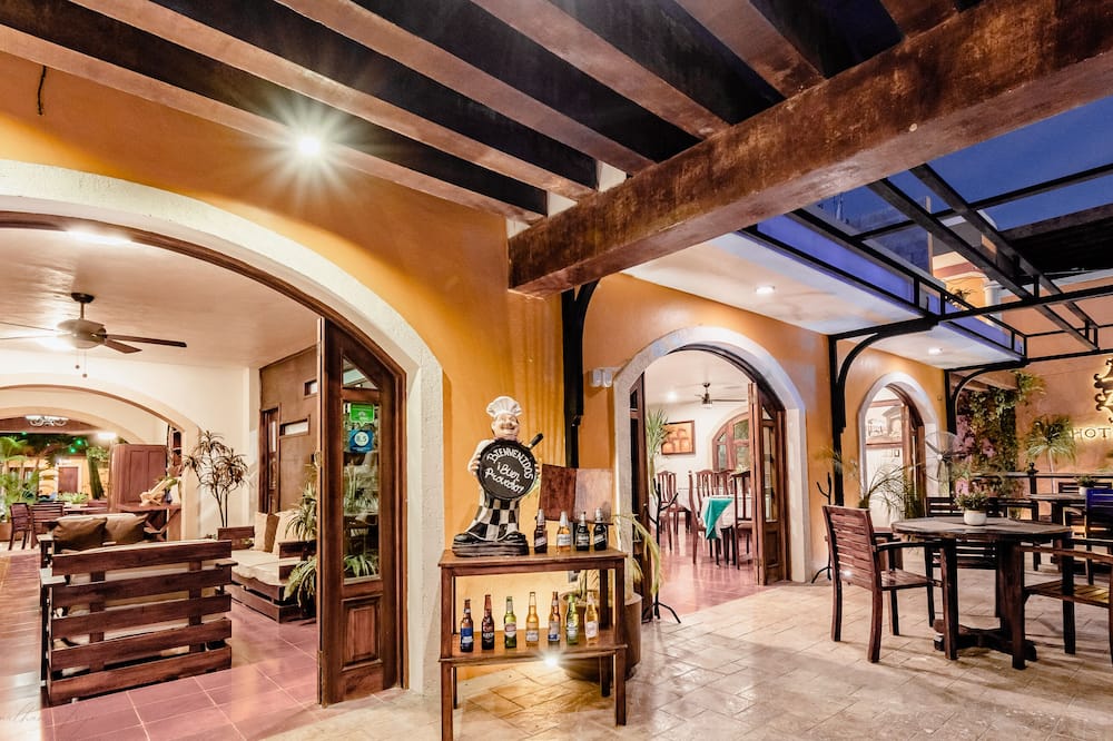 El Zaguán Colonial by GuruHotel