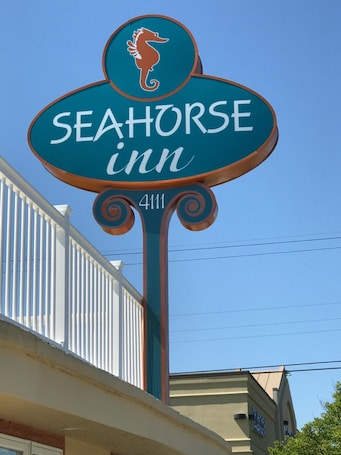 Exterior. Seahorse Inn