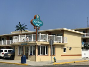 Front of property - Seahorse Inn (Wildwood)