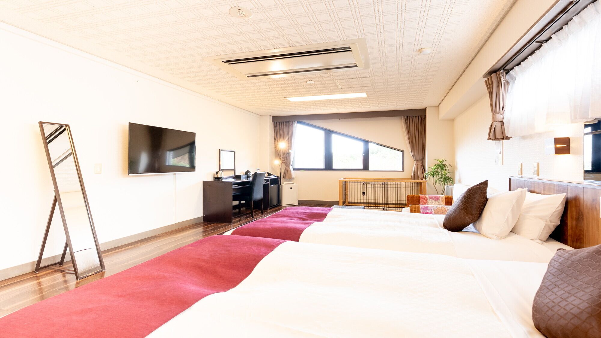 In-room safe, individually decorated, desk, free WiFi