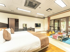 Traditional Jr Suite Western-Room attach private Open-air Bath & private terrace | In-room safe, individually decorated, desk, free WiFi - LiVEMAX RESORT Jogasaki Kaigan (Ito)
