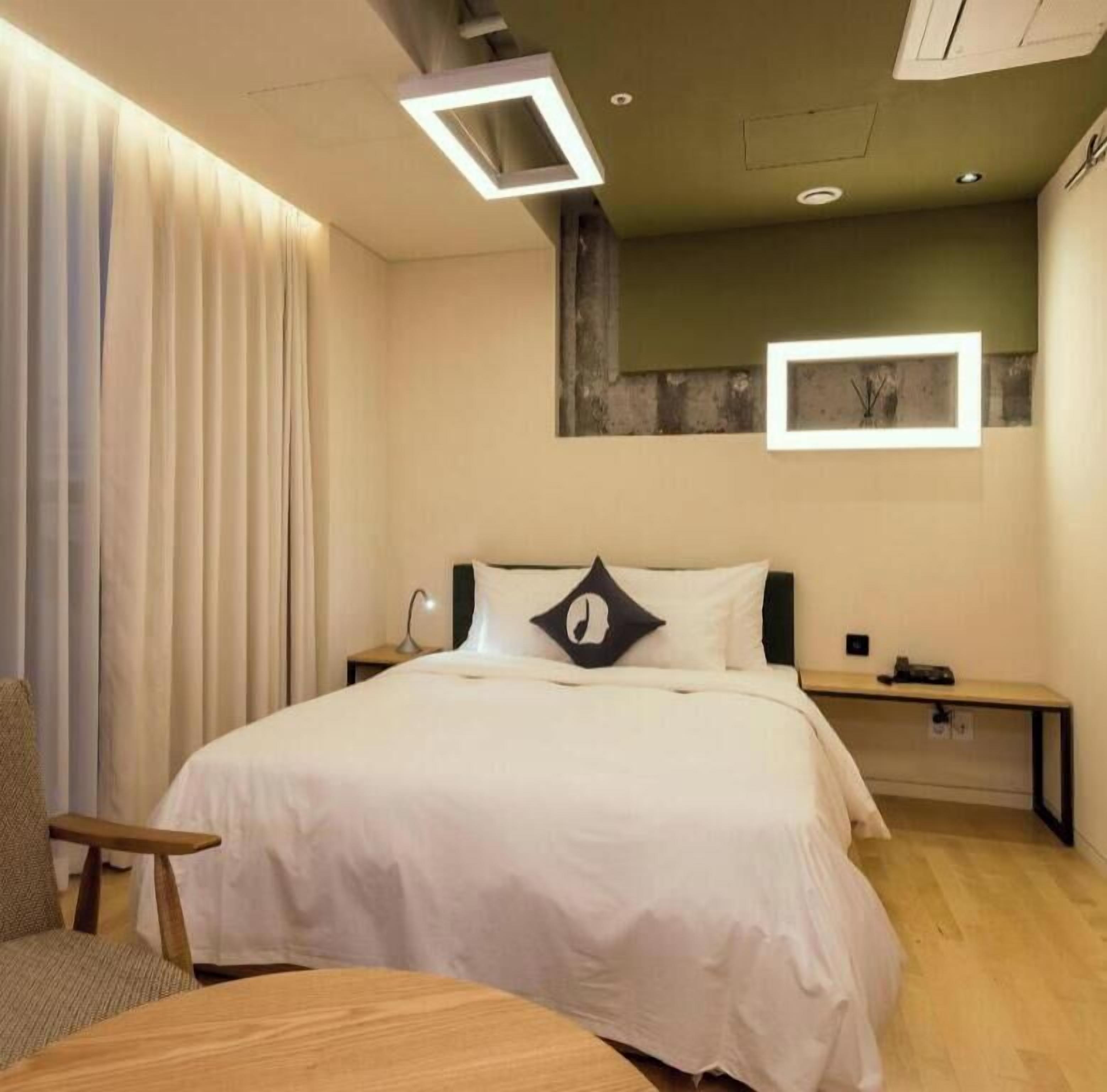 Down comforters, desk, soundproofing, iron/ironing board