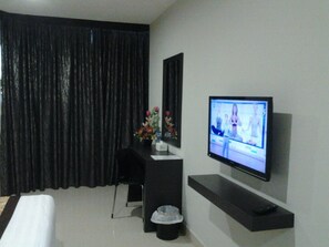 Superior Room | Desk, rollaway beds, free WiFi - City Central Hotel (Batam)