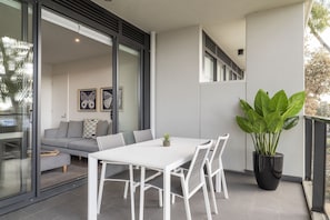 Apartamento superior, 2 quartos | Sacada