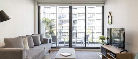 Premium-Apartment, 2 Schlafzimmer | Wohnbereich