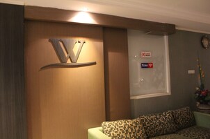 Sudah termasuk sarapan masakan setempat setiap hari