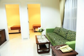 Flat-screen TV - Walan Syariah Hotel (Sidoarjo)