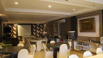 Free daily local cuisine breakfast