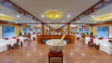 Termasuk sarapan bufet setiap hari