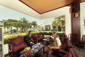 Marina - Huong Hai Sealife Cruise (Ha Long)