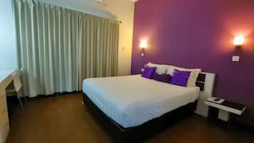 Kamar Deluks | Meja kerja, setrika/meja setrika, dan Wi-Fi gratis