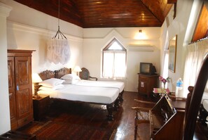 Superior Room (AC) | In-room safe, desk, blackout drapes, cribs/infant beds - The Old Courtyard Hotel (Kochi)