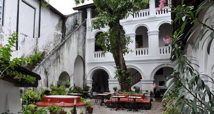 The Old Courtyard Hotel