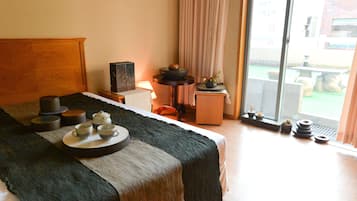 Double Room | WiFi (free), bed sheets