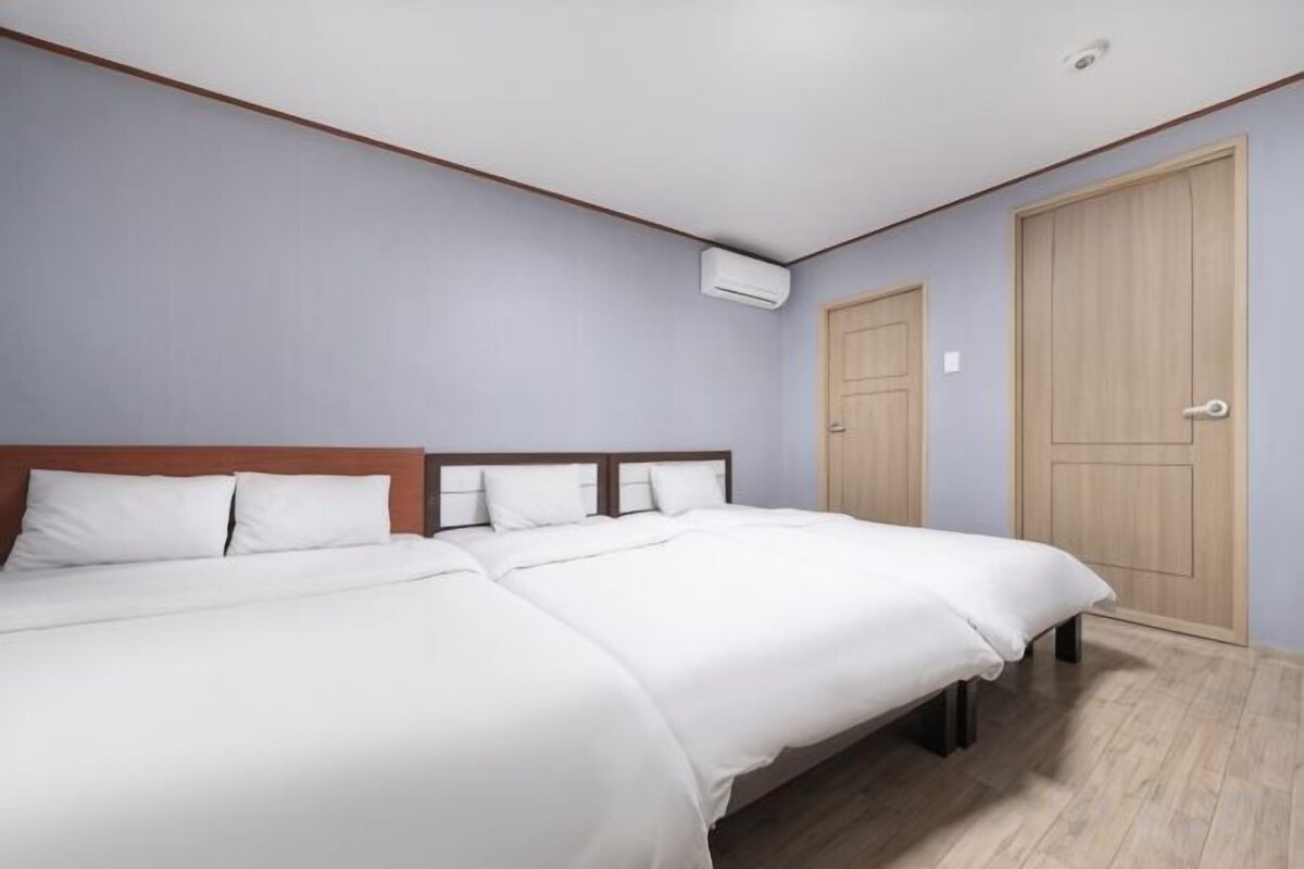 Iron/ironing board (on request), WiFi (free)