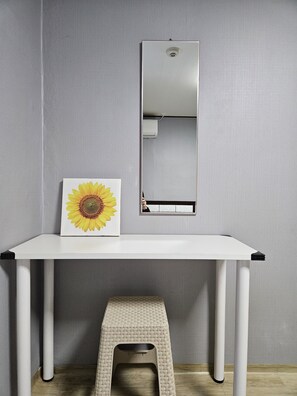 Family Room | Iron/ironing board, free WiFi - JC Inn Dongdaemun - Hostel (Seoul)